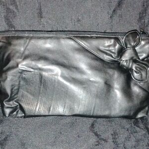 Source Unknown Black Clutch with Bow Detail